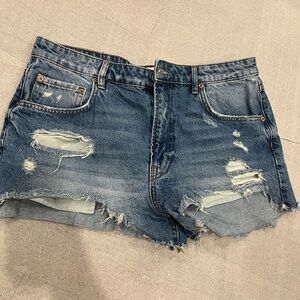 [US12] Zara The High Rise Denim Shorts Distressed
